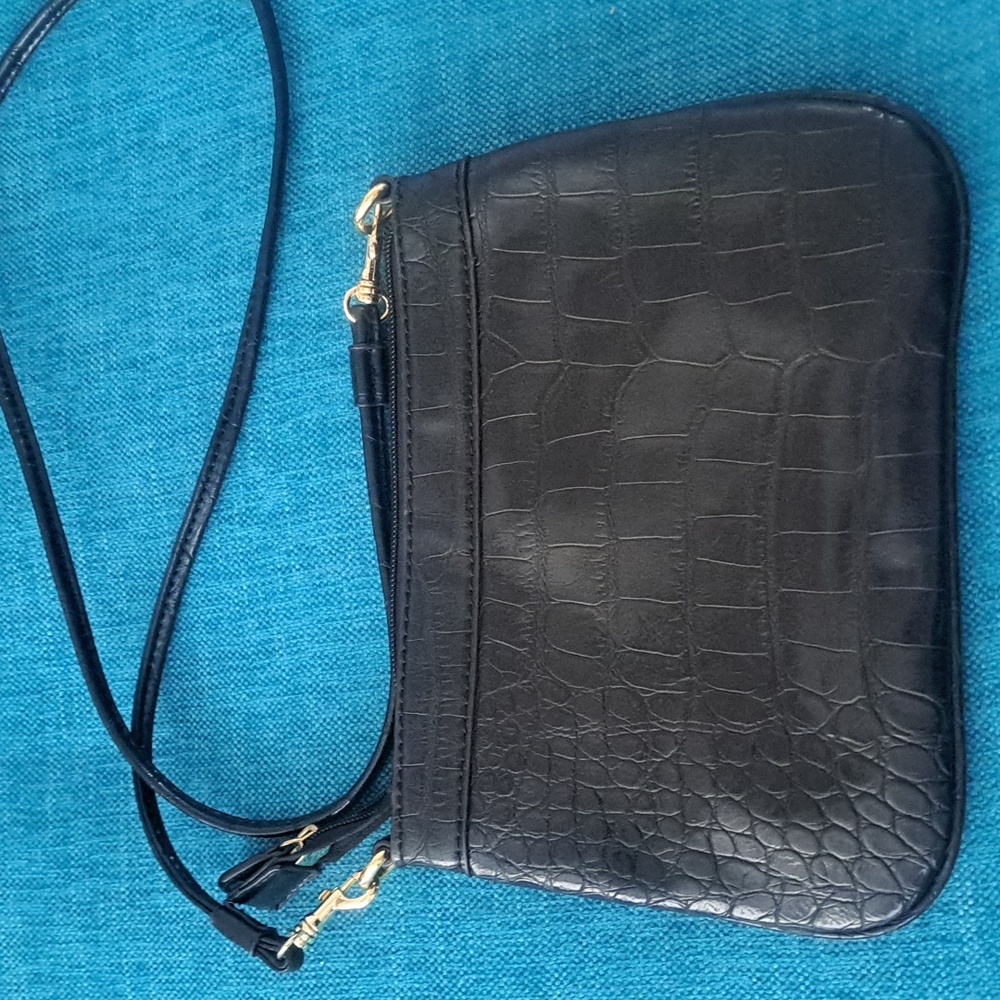 Anne Klein Women’s Crossbody Bag Black Textured Faux Leather Slim Small Pockets. - Picture 3 of 5